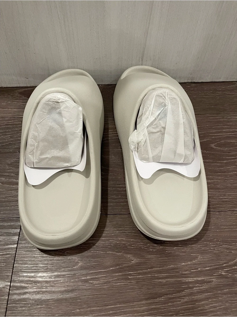 YZY YS-01 Cream Slides Men's Size 7